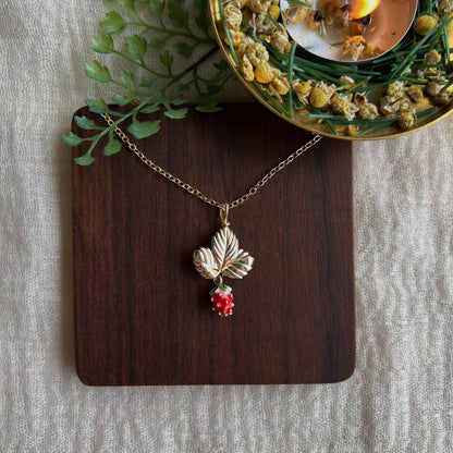 JAGÓDKA - Kettenanhänger  Walderdbeeren